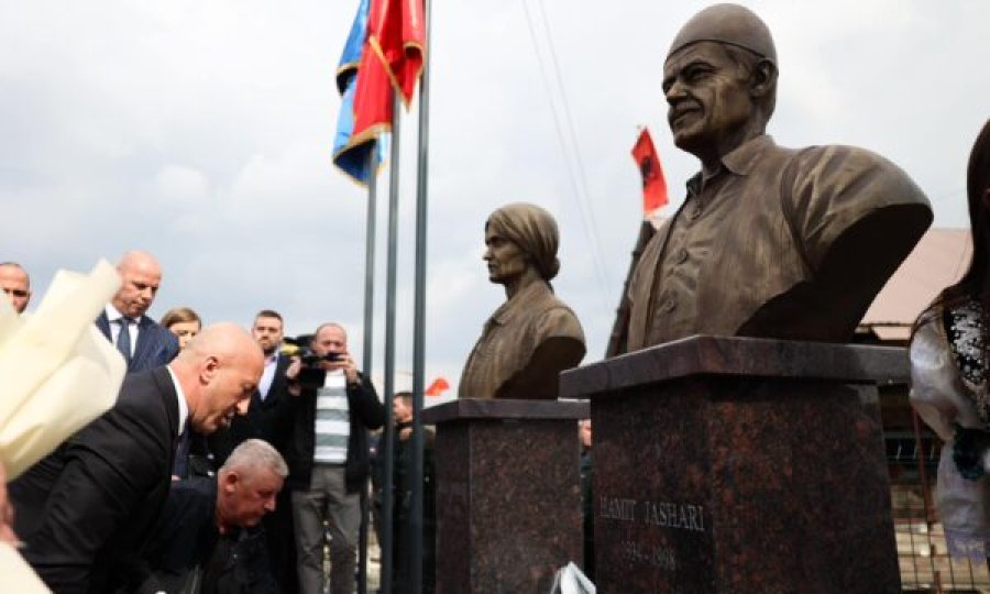 Ramush Haradinaj në zbulimin e busteve të Sala dhe Hamit Jashari: Në Prekazin heroik, çdo shtëpi ka një histori