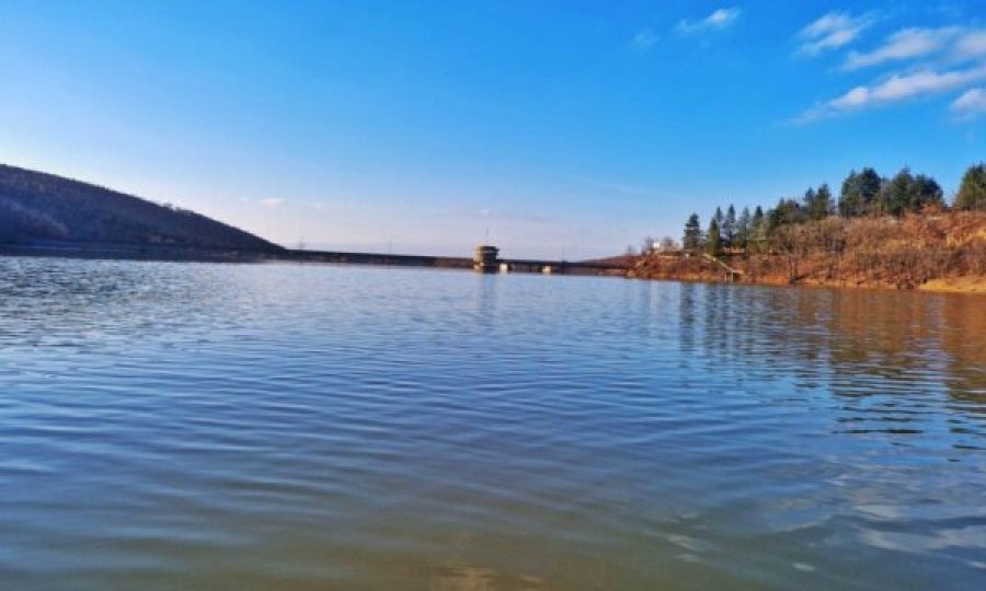 KRU “Prishtina” njofton për nivelin e ujit në liqenet e Badovcit dhe Batllavës