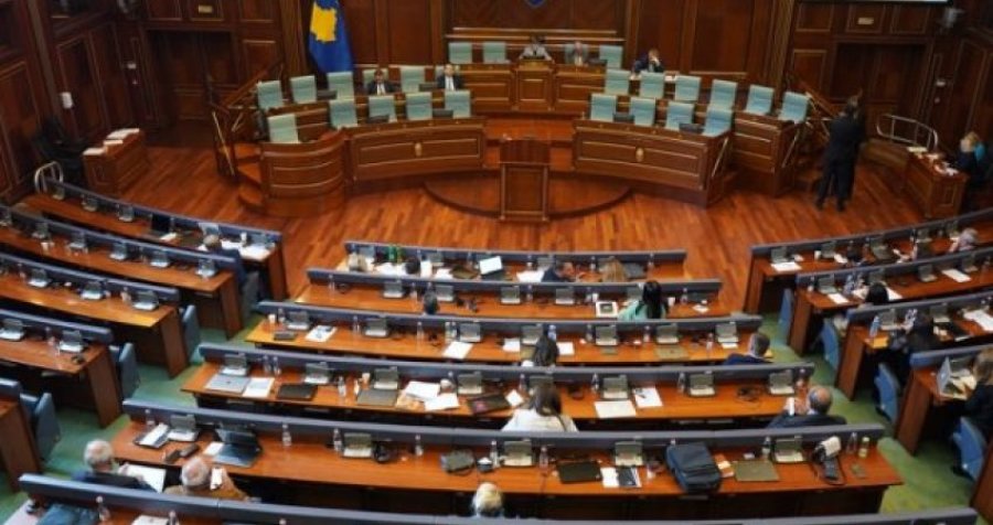 Kush propozon kryetarin dhe nënkryetarët?