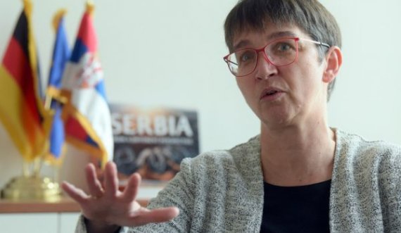 Ambasadorja gjermane në Beograd për dinarin: Duhet të hapen mundësitë për furnizimin e njerëzve me para