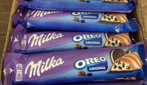 Çokollata “Milka Oreo” tërhiqet nga tregu i Maqedonisë së Veriut , dyshohet për prani të pjesëve plastike