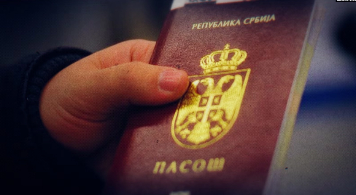 Përpjekja arbitrare e BE-së për legalizimin e pasaportave serbe në Kosovë, nuk duhet të pranohet