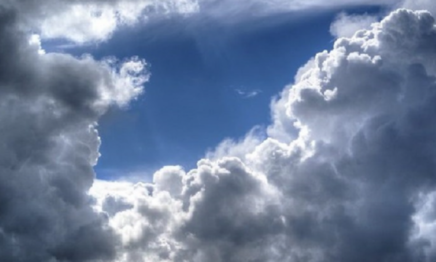 Mot i ndryshueshëm sot, vende-vende reshje të dobëta shiu