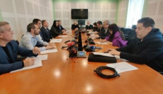 Nagavci nuk raporton në Komisionin për Arsim, kritikohet nga LDK-ja