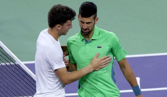 Reagon i shokuar  serbi  Novak Djokovic, eliminohet nga numri 123 i botës