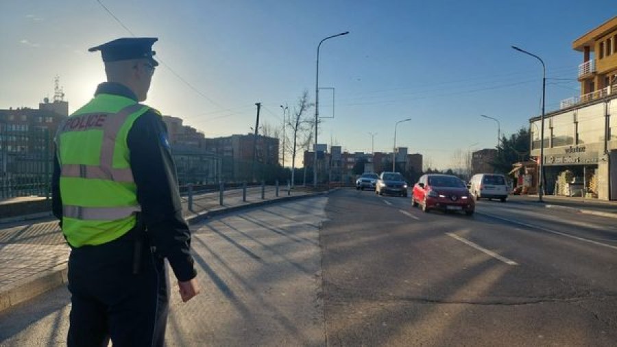 Policia e Kosovës  konfiskoi 20 patentë shoferë për 24 orë 