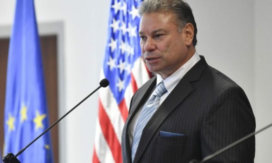 Escobar nga Brukseli flet me gazetarë për hapat e ardhshëm në dialogun Kosovë-Serbi