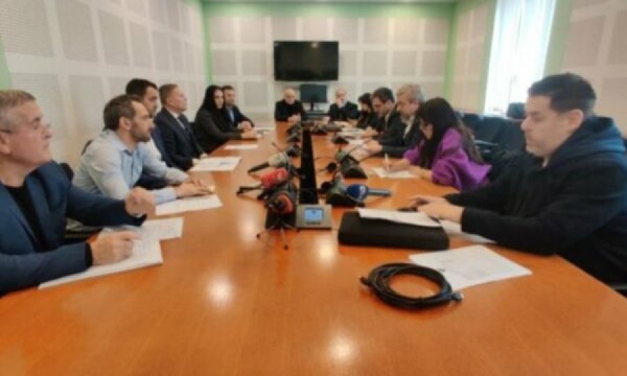 Nagavci nuk raporton në Komisionin për Arsim, kritikohet nga LDK-ja