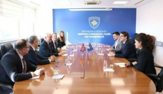 Murati flet me deputetin britanik për mundësitë e investimeve në Kosovë