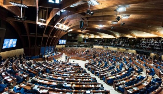 Serbia e alarmuar, opinioni i Dora Bakoyannis për çështjen e anëtarësimit të Kosovës në KiE votohet më 27 mars