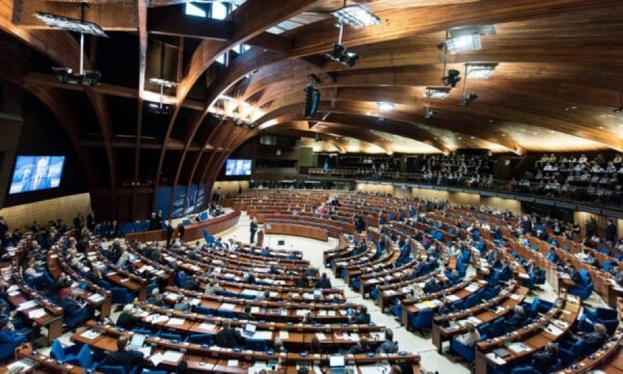 Serbia e alarmuar, opinioni i Dora Bakoyannis për çështjen e anëtarësimit të Kosovës në KiE votohet më 27 mars