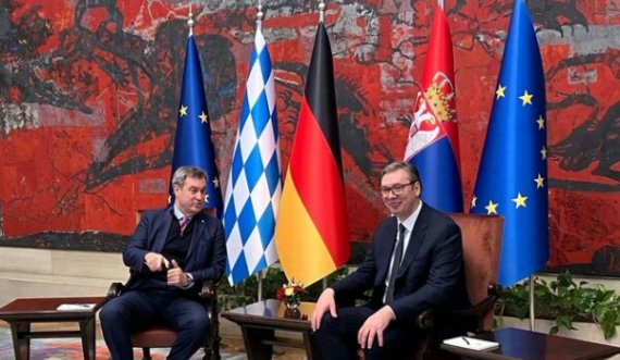 Deputeti i Bundestagut kritikon kryeministrin bavarez për vizitën te Vuçiqi: Shpresoj se e pyeti për zgjedhjet dhe Banjskën