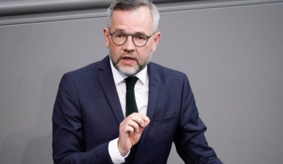 Deputeti gjerman: E pakuptueshme që SHBA vendos ekstra kushte për anëtarësimin e Kosovës në KiE, është e padrejtë