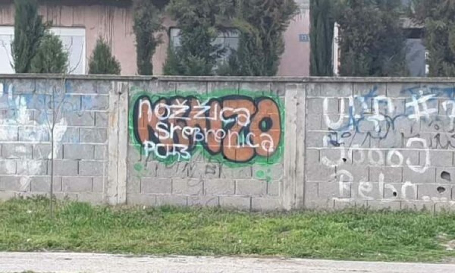 Në Janjë të BeH-së u shfaqën mbishkrime skandaloze që glorifikojnë gjenocidin dhe kriminelin Mlladiq