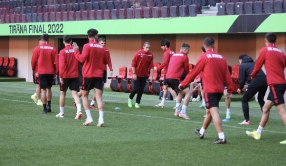 Sfidat me Finlandën dhe Zvicrën / Shqipëria U-21 përgatitet në stadiumin “Air Albania”