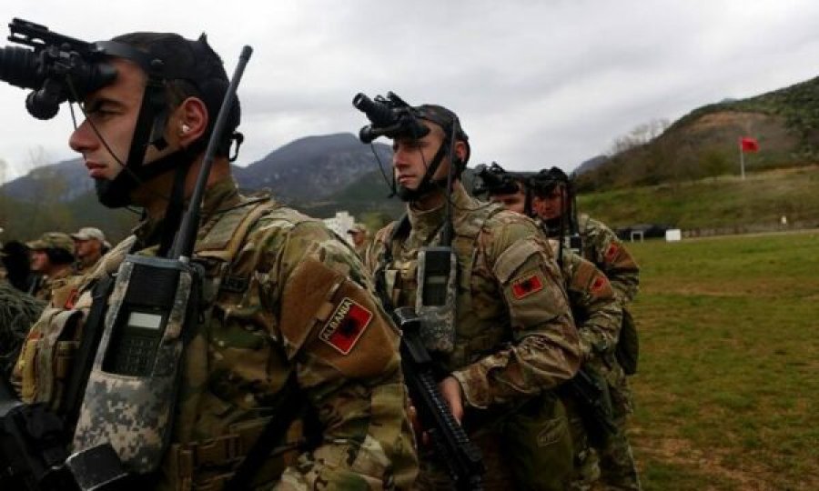 Shqipëria zgjat deri në 2027 pjesëmarrjen e trupave ushtarake në KFOR