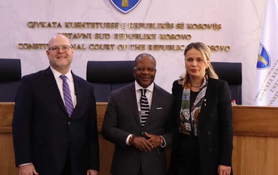 Kryetarja e Gjykatës Kushtetuese priti në takim Ndihmës Sekretarin e Shtetit të SHBA-ve Robinson
