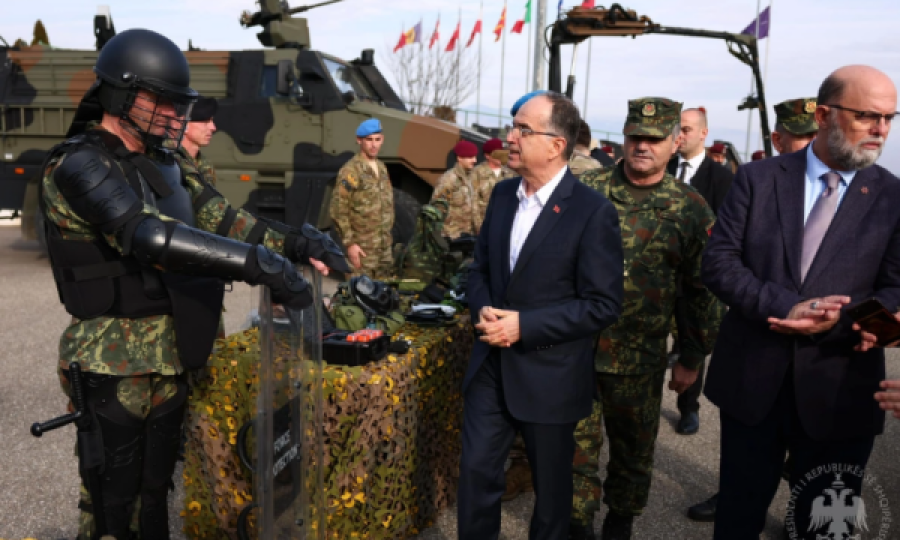 Shqipëria dyfishon pagën për ushtarët që shërbejnë në Kosovë