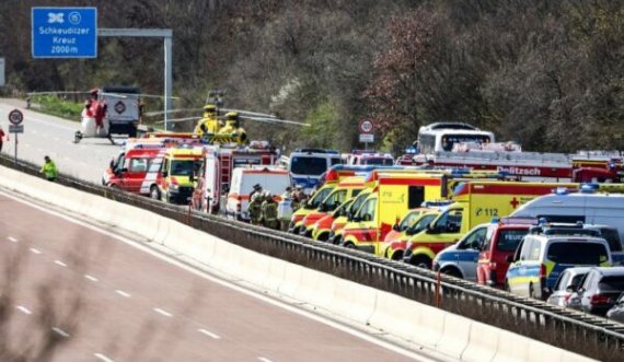 Rrokulliset autobusi në Leipzig të Gjermanisë, humbin jetën pesë persona