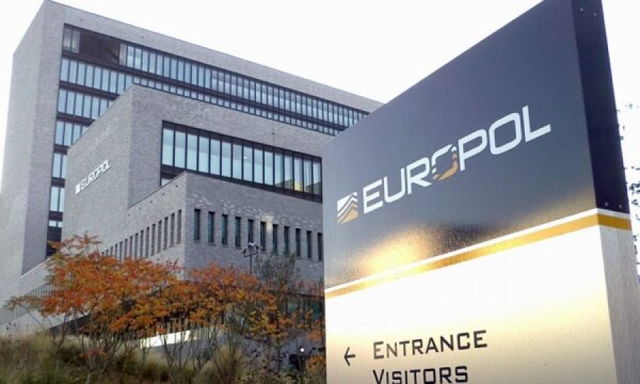 Europol: Rrjetet kriminale në Bashkimin Evropian po depërtojnë në bizneset e ligjshme