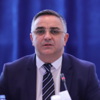 Tahiri: Kurti i frikësohet zgjedhjeve, po e sheh fuqinë e Vjosa Osmanit