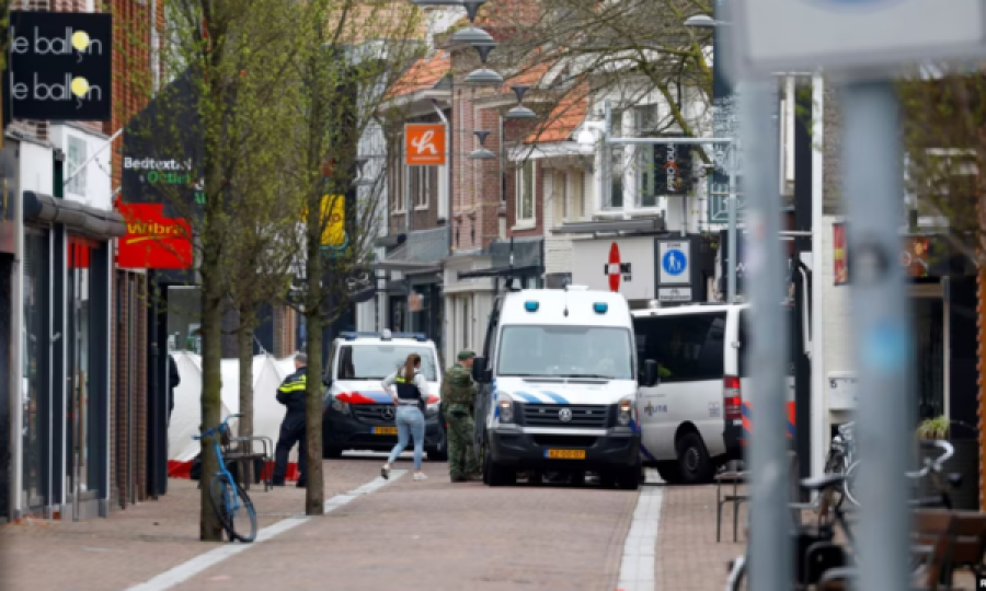 Merren peng disa persona merren  në një qytet   holandez