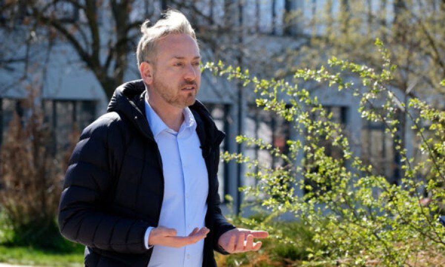 Deda: Vetëvendosje është duke bërë 'hajgare'