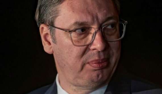 Çështja e dinarit, Vuçiq ankohet se Kurti s’po lejon licensim as të një banke shtetërore as private serbe