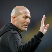 Bayern Munich e do në skuadër Zidanen, trajneri francez i kthen përgjigjen