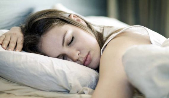 Pasojat e gjumit të tepërt: Mbipesha, depresioni...