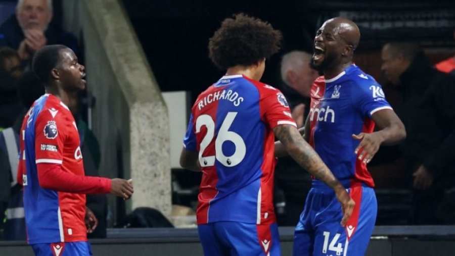 Ten Hag flet pas debaklit nga Crystal Palace: Jam trajneri i duhur për të ndryshuar gjërat!