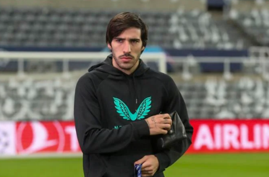 Ylli italian i futbollit Sandro Tonali befason me punën e re, pas suspendimit nga futbolli