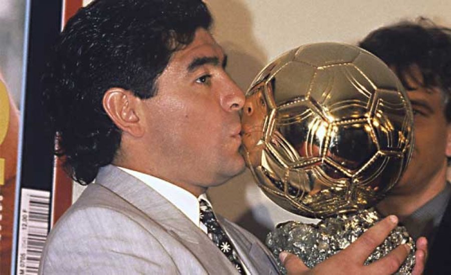 Del në ankand Topi i Artë që iu vodh Diego Maradonës në vitin1989