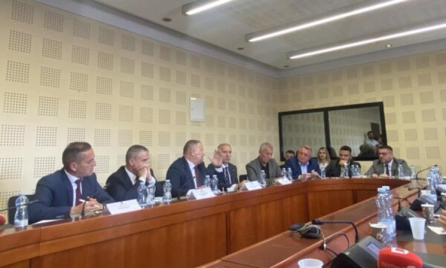 Berisha me akuza ndaj Drejtorit të Policisë: E larguat me urdhër të politikës majorin që po hetonte Martin Berishajn e ministrat e Kurtit