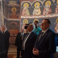 Kryeparlamentari malazez dhe Kisha Ortodokse Serbe ndjekin politikat e Vuçiqit, premtojnë pengimin e mbështetjes së rezolutës për Srebrenicë