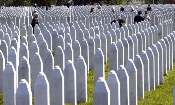 Profesori serb: Vuçiq është si Shesheli, Millosheviqi, Karagjiqi e Mlladiqi, do ta mbrojë politikën më të turpshme në historinë e Serbisë