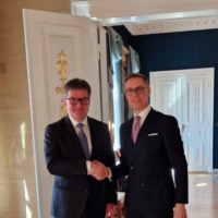 Lajçak zhvillon një takim me presidentin finlandez, flasin edhe për dialogun Kosovë-Serbi