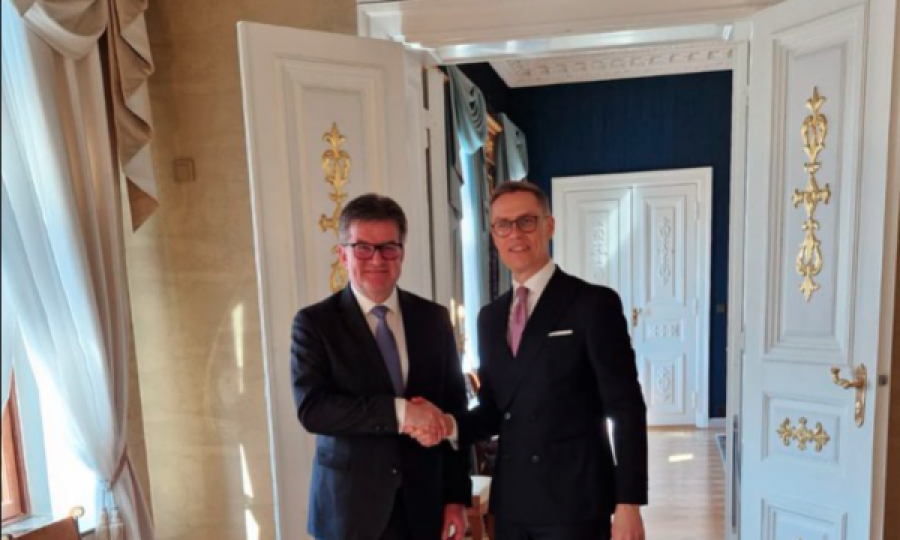 Lajçak zhvillon një takim me presidentin finlandez, flasin edhe për dialogun Kosovë-Serbi