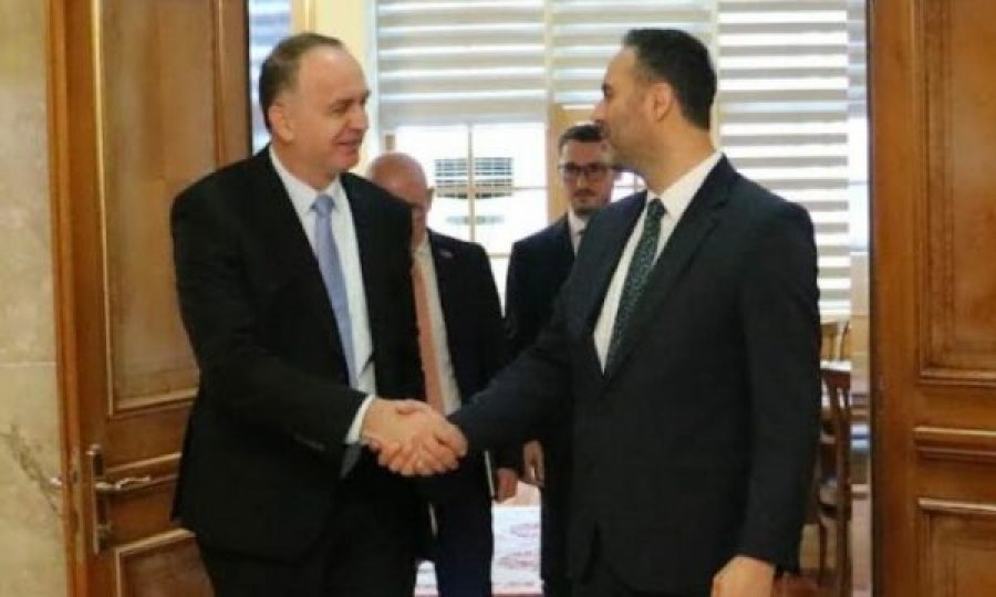 Raportet Kosovë-Mali i Zi, Glauk Konjufca takon zëvendëskryeministrin Gjeloshaj