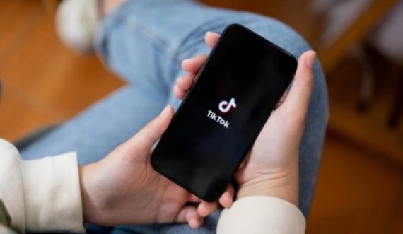 TikTok dallon përmbajtjen e krijuar nga Inteligjenca Artificiale