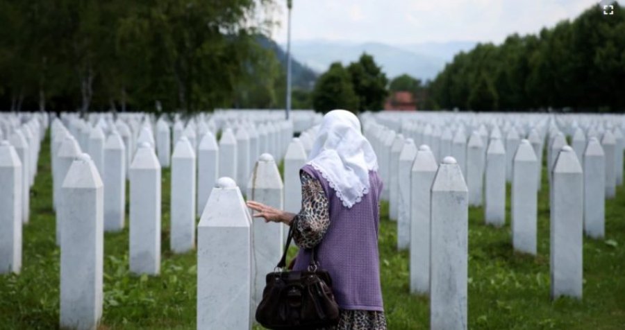 Rezoluta për krimet në Srebrenicë e ngarkon me përgjegjësi shtetin serb për të kaluarën gjenocidiale 