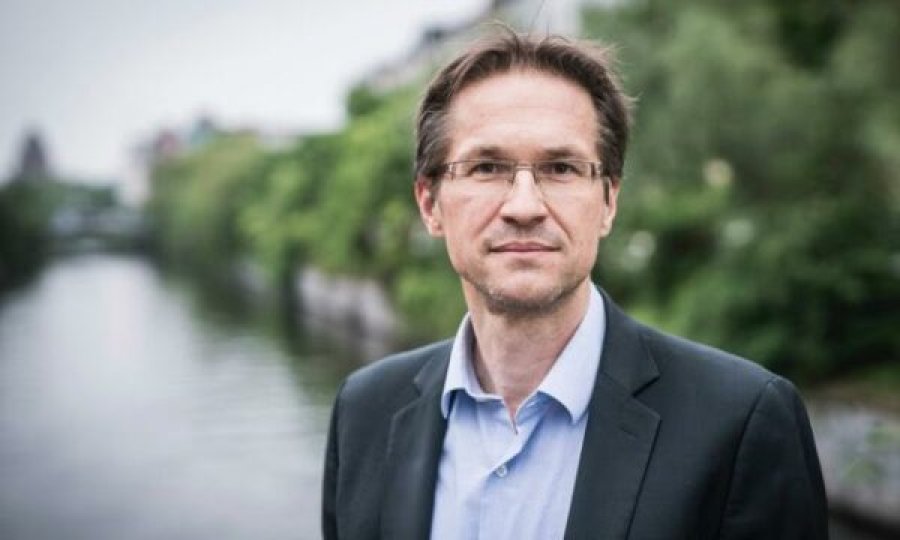 Knaus: Ministrat e Jashtëm në Strasburg duhet të caktojnë një datë për një takim të jashtëzakonshëm për çështjen e Kosovës