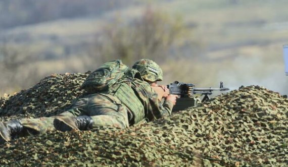 Qytetarëve të Serbisë masivisht po iu shkojnë ftesat për stërvitje ushtarake