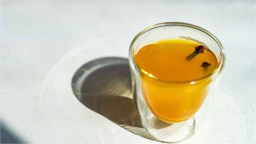 Hiqni qafe dhimbjet nga fyti: lëngu aromatik nga xhenxhefili