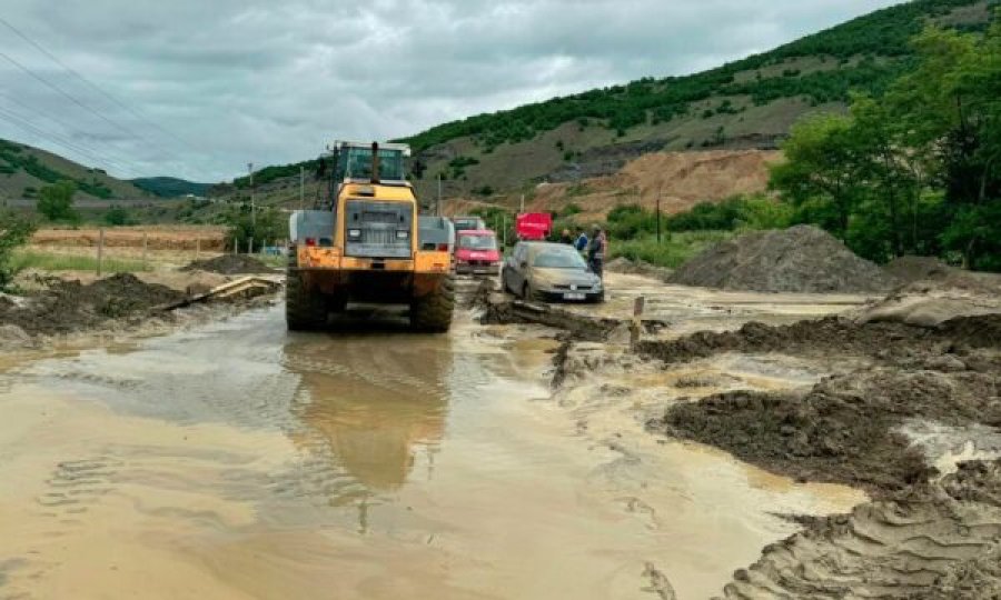 Mbyllet përkohësisht rruga Prishtinë – Gjilan, shkak rrëshqitja e dheut