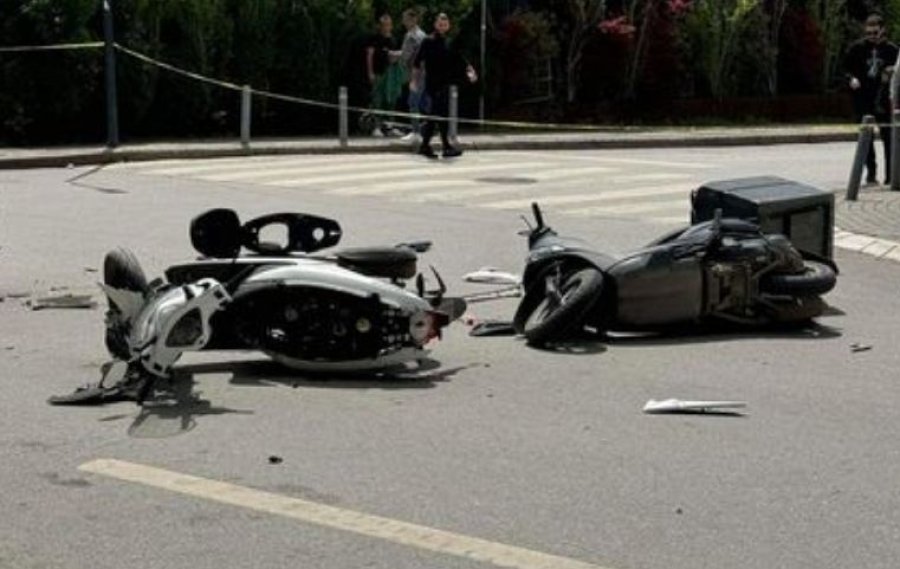 Vetura përplaset me dy motoçikleta në Prishtinë