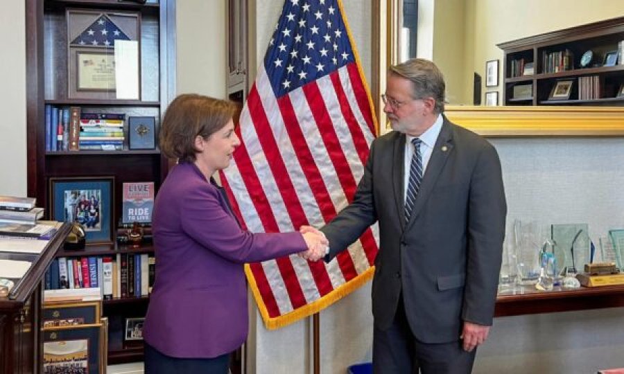 Gërvalla në Washington takohet me senatorin demokrat