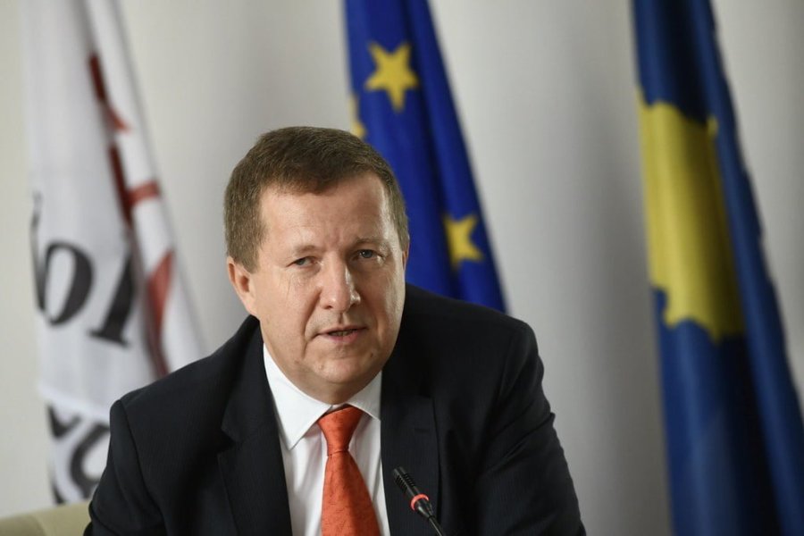 Szunyog: Kosova duhet të punojë bashkë me fqinjët e vet