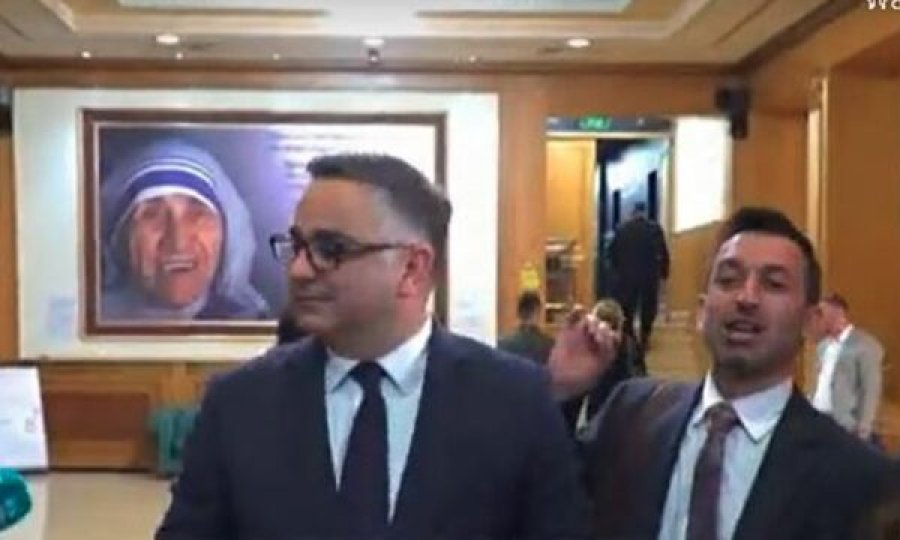 Besnik Tahiri- Dimal Bashës: Hiqmu qafe, a po më largohesh prej këtu kadale