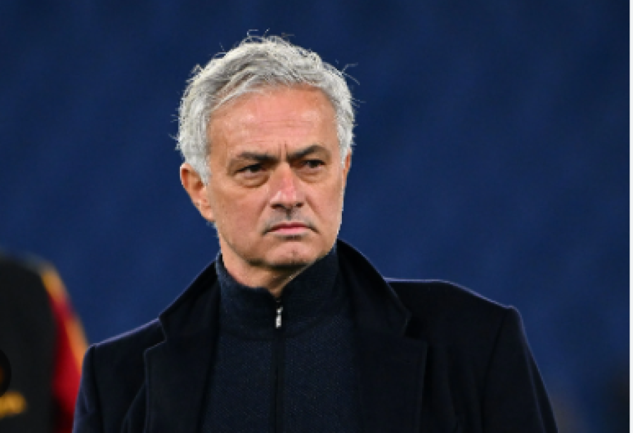 Jose Mourinho drejt rikthimit në futbollin anglez